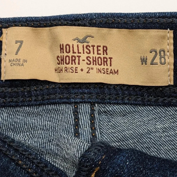 Hollister Short - Short Womens Size 7/W28 Dark Wash Ripped High Rise 2" Inseam - Picture 5 of 9
